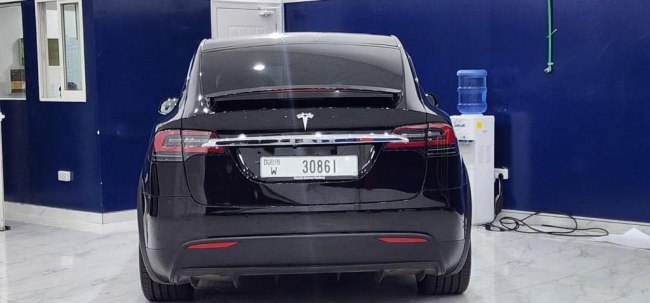 Tesla Model X 2021