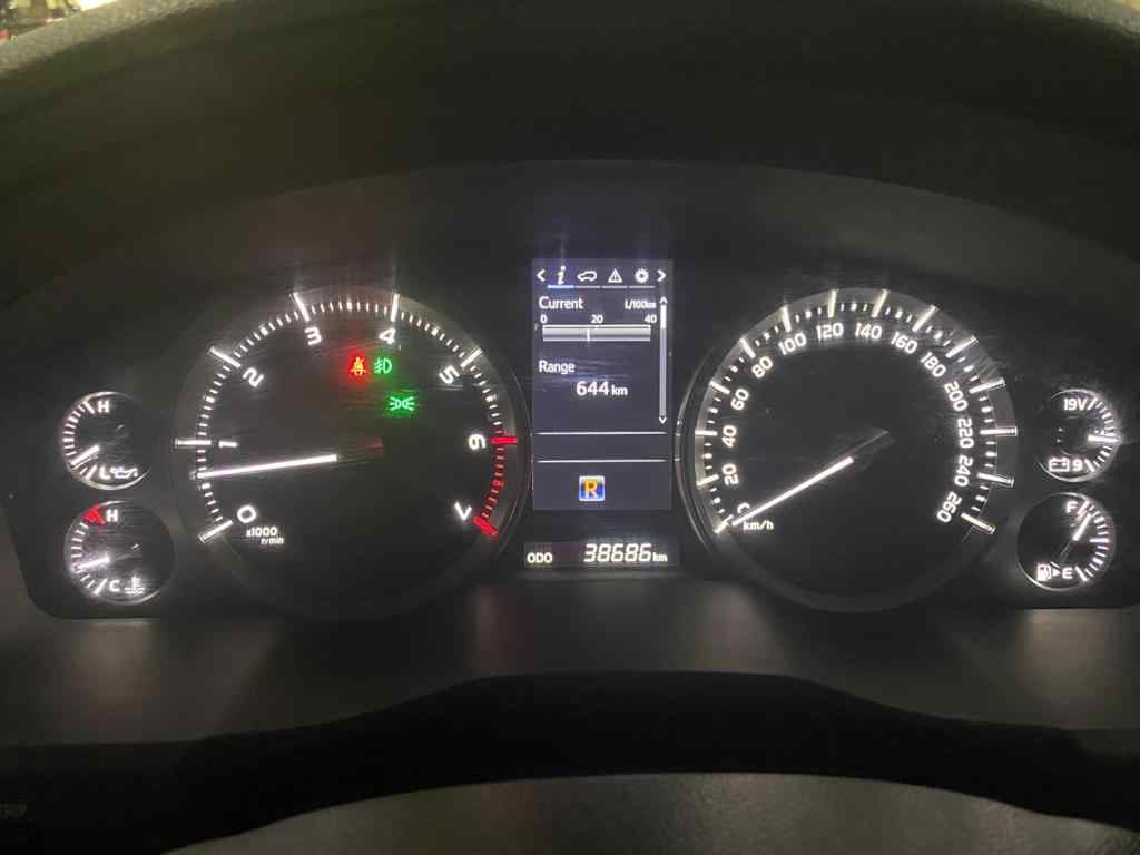 Toyota Landcruiser V8-5.7L 2019